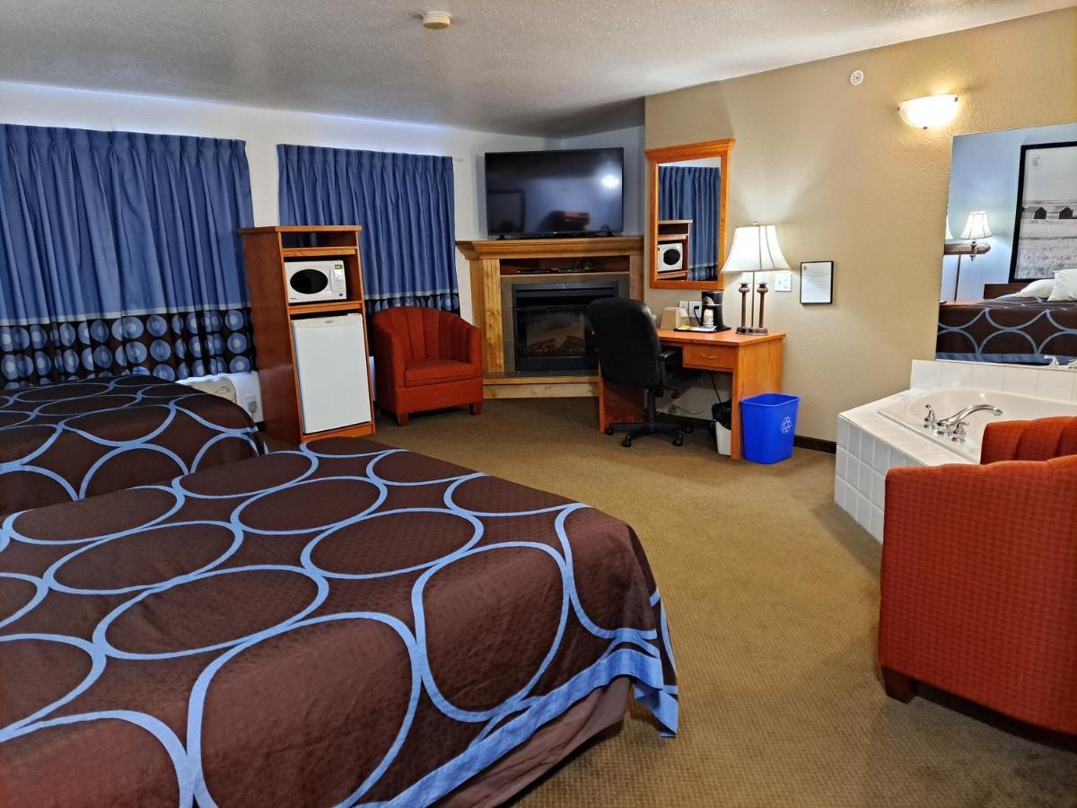 Super 8 By Wyndham Three Hills Ab Hotell Eksteriør bilde
