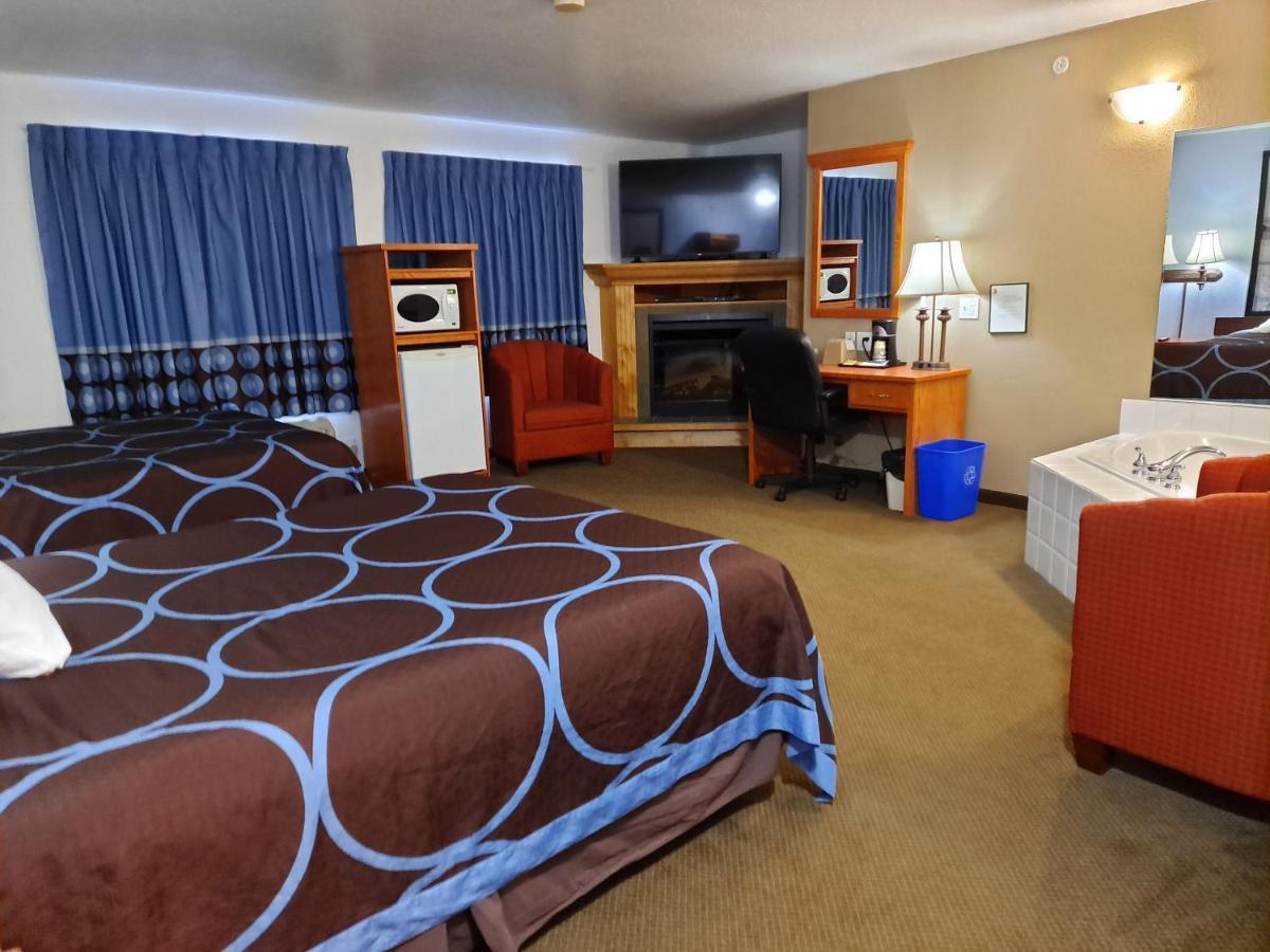 Super 8 By Wyndham Three Hills Ab Hotell Eksteriør bilde